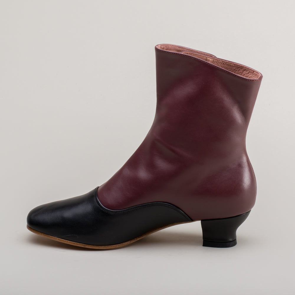 American Duchess Guernsey: Renoir Women's Victorian Button Boots
